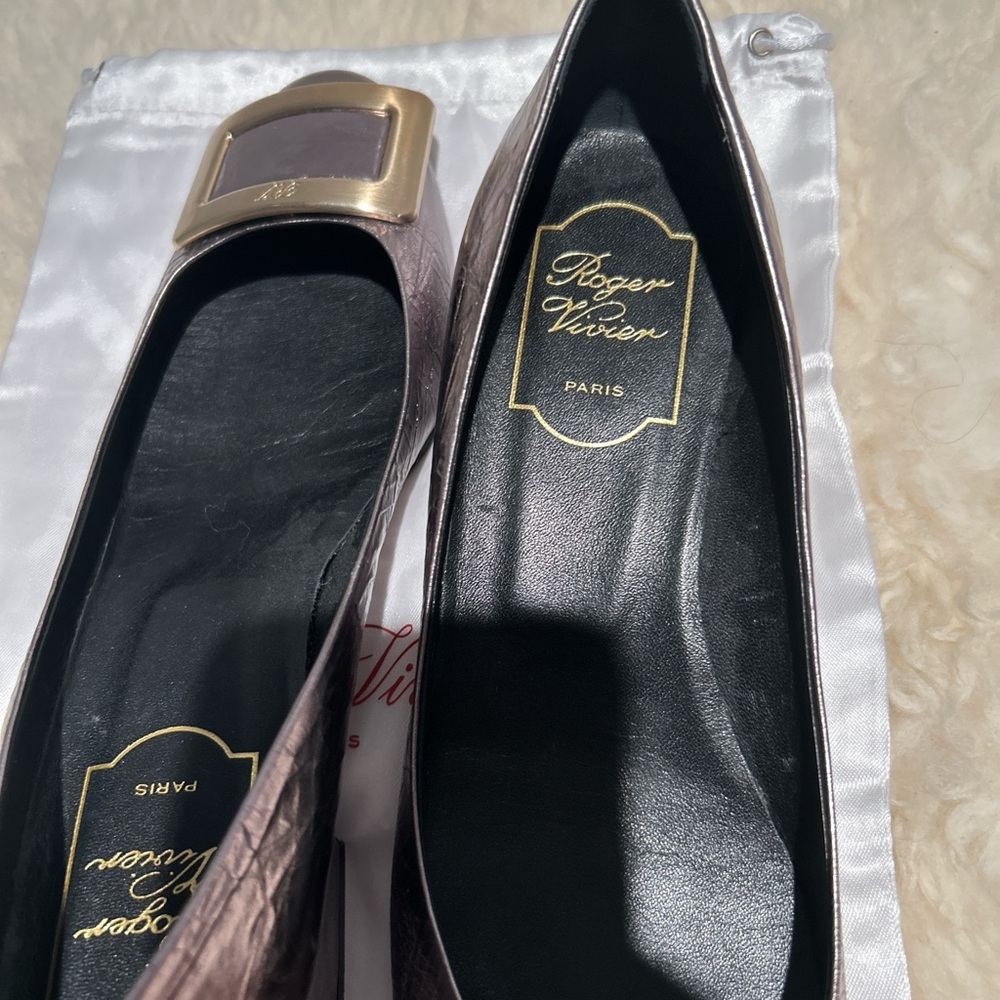 NEW Roger Vivier Buckle Pumps (size 38) - Picture 4 of 10